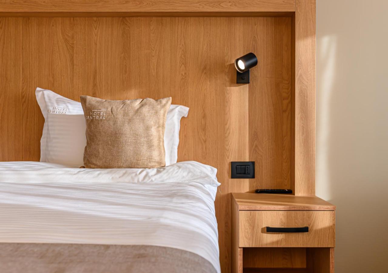 Hotel Central Pascani Dış mekan fotoğraf