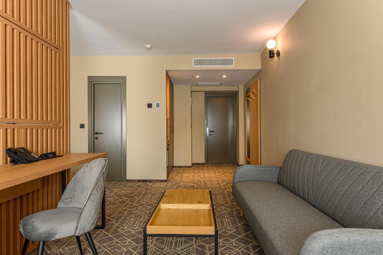 Hotel Central Pascani Dış mekan fotoğraf